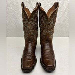 Ariat women’s Brown Leather Western Boots - Classic Stitch Detail, size 6.5 B
